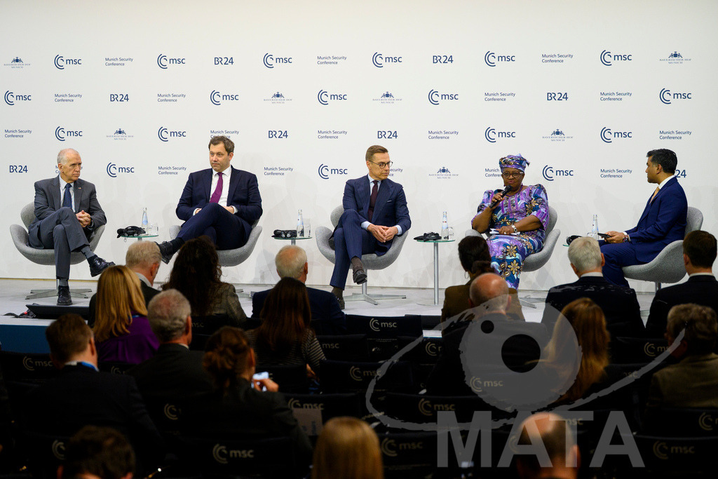 _DWI3783 | MATA IndoCon - Realisiert mit Pictrs.com