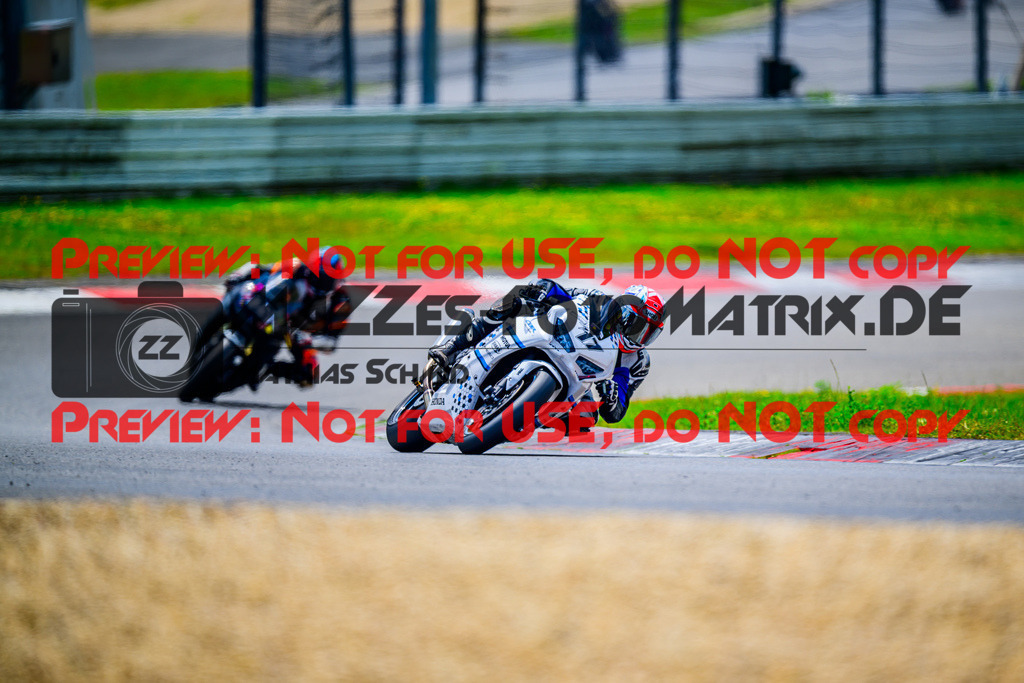 MaZZes_FotoMatrix_240717_6007705_9613 | WEISS