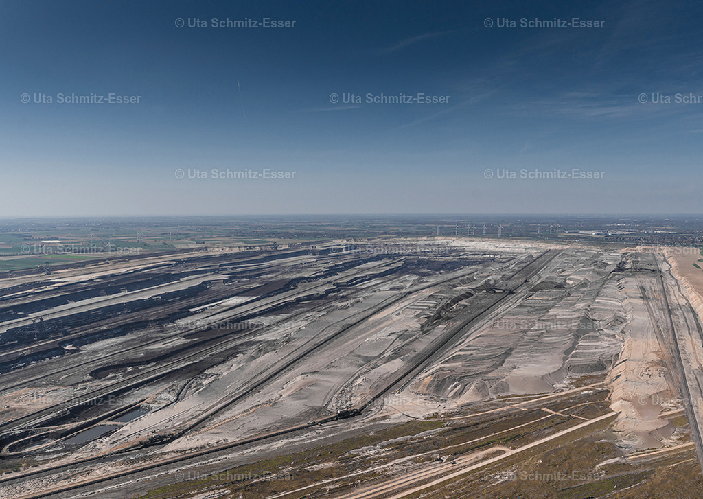 Luftbild-Tagebau-Garzweiler-2 | CEUS Design - Realisiert mit Pictrs.com