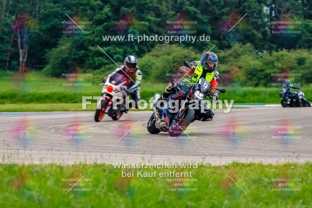MotoTeam-7988 | Hier findet Ihr Bilder von Touristenfahrten auf der Nürburgring Nordschleife oder von anderen Veranstaltungen die ich besucht habe. Viel Spass beim Durch Schauen 