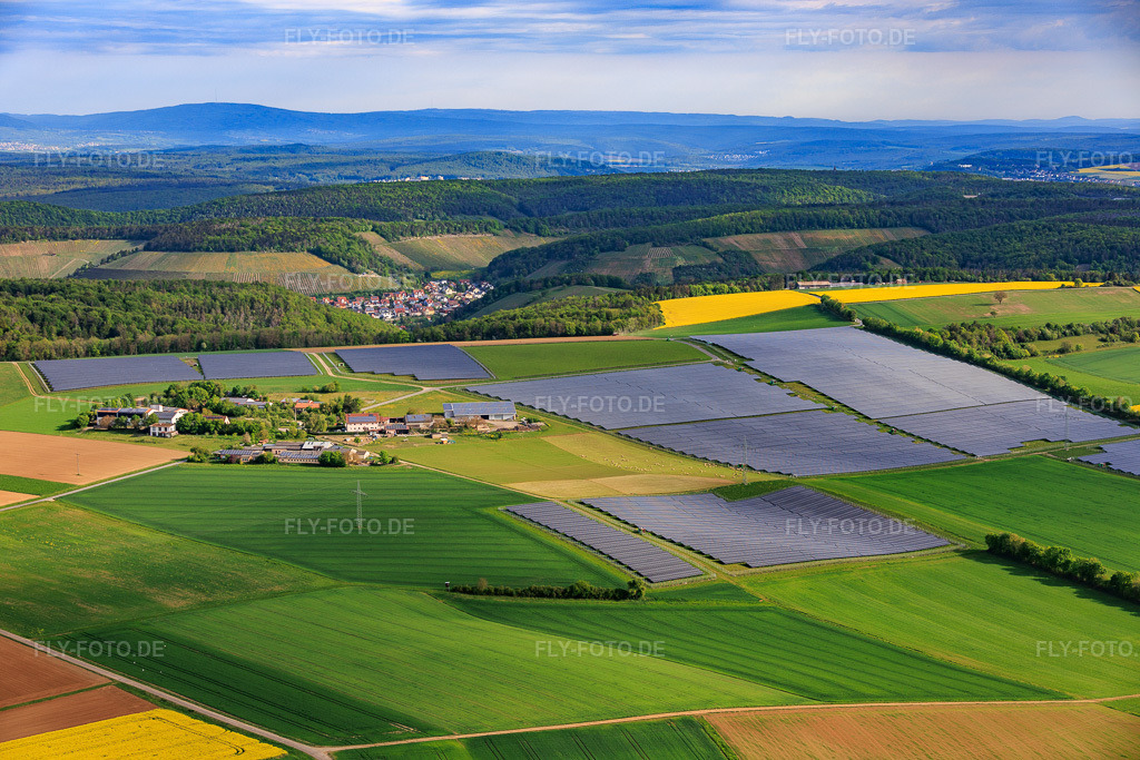 Luftbild: Solarpark Ramsthal am Zehntfreyhof in Ramsthal im Bundesland Bayern in Deutschland. – Foto: IMG_155560.jpg vom 03.05.2026 durch Werner Riehm/FLY-FOTO.de – Auflösung des Originals: 6000 x 4000 px – Die Nr. 1 f\xc3\xbcr \xc3\xb6kologische Solarparks - Energie mit Mehrwert