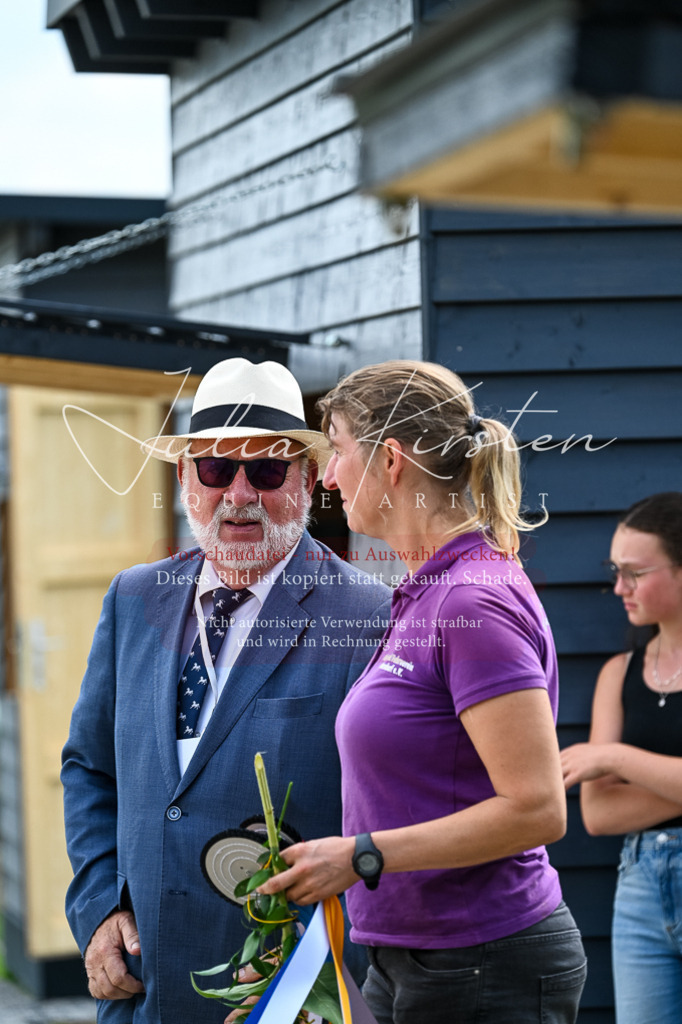 DSC_2633 | Pferde- und Turnierfotografie in Westsachsen. Pferdeportraits, Auftragszeichnungen und intuitive Kunst.