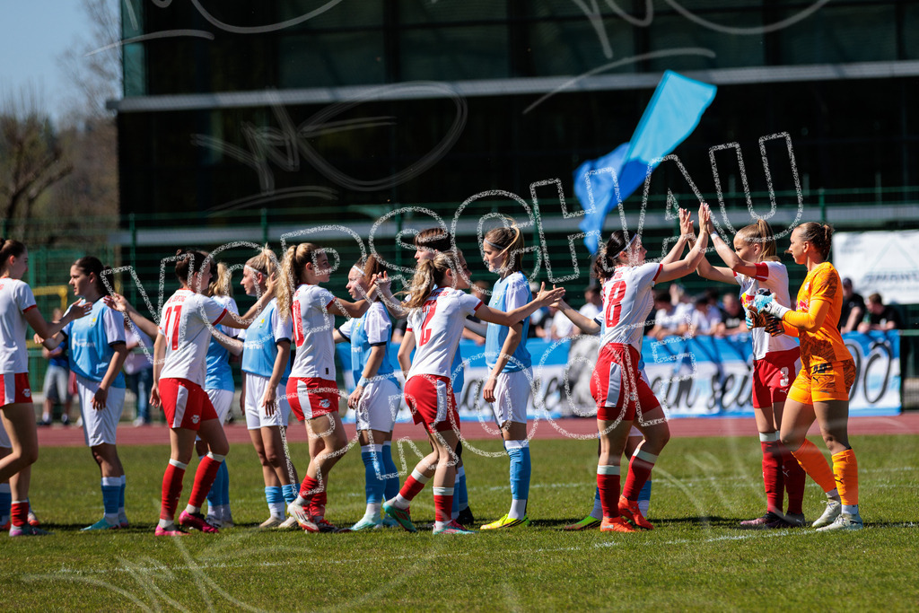 Gipfeltreffen der Frauen: Finale um den Sachsenlotto Landespokal 2026 | Am 1. Mai 2026 trafen im Endspiel des Sachsenlotto Landespokals die Frauen des Chemnitzer FC und die zweite Mannschaft von RasenBallsport Leipzig aufeinander. Vor stimmungsvoller Kulisse kämpften beide Teams ab 15:00 Uhr um die begehrte Trophäe des sächsischen Fußballs. Diese Galerie zeigt die Highlights, packende Zweikämpfe und die emotionalsten Momente des Finaltags. - Realisiert mit Pictrs.com