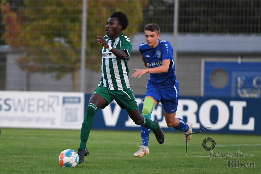 FC Rastede-VFL Oldenburg | A-Jugend Bezirkspokal; FC Rastede (blau)-VFL Oldenburg (grün) am 16.08.2023 in Rastede (Sportanlage Köttersweg), Deutschland, Photo: Philip Eiben 2023 - Realisiert mit Pictrs.com