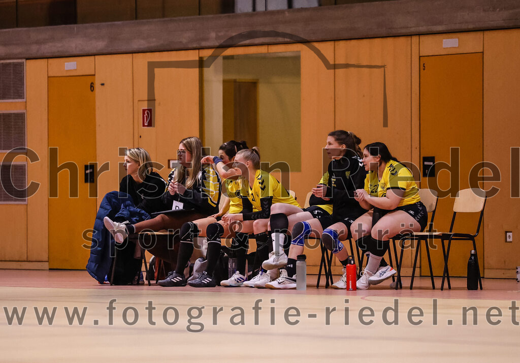 2025-01-11_064_SpVgg_Altenerding_gegen_HF_Scheyern | Erding, Deutschland, 11.01.2025:Handball, Bezirksoberliga Frauen Altbayern 2024 / 2024, 10. Spieltag, SpVgg Altenerding gegen HF Scheyern, Endergebnis: 20:23Trainer Lara Kullmann (SpVgg Altenerding), Trainer Grit Kschischow (SpVgg Altenerding)Foto: Christian Riedel / fotografie-riedel.net