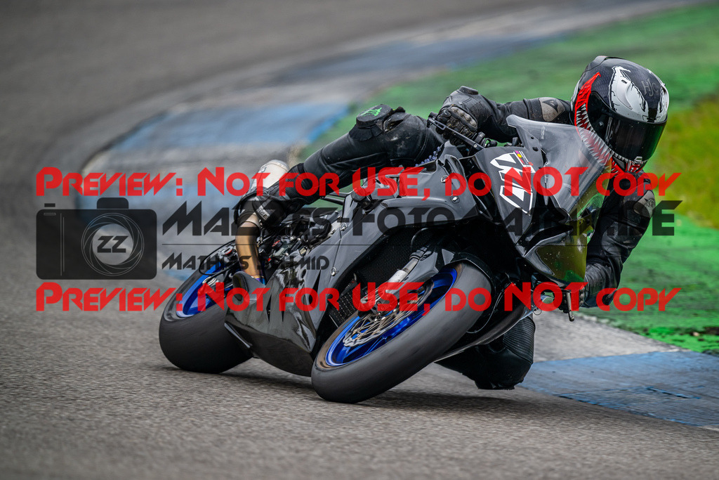 MaZZes_FotoMatrix_240702_6007705_0995 | WEISS