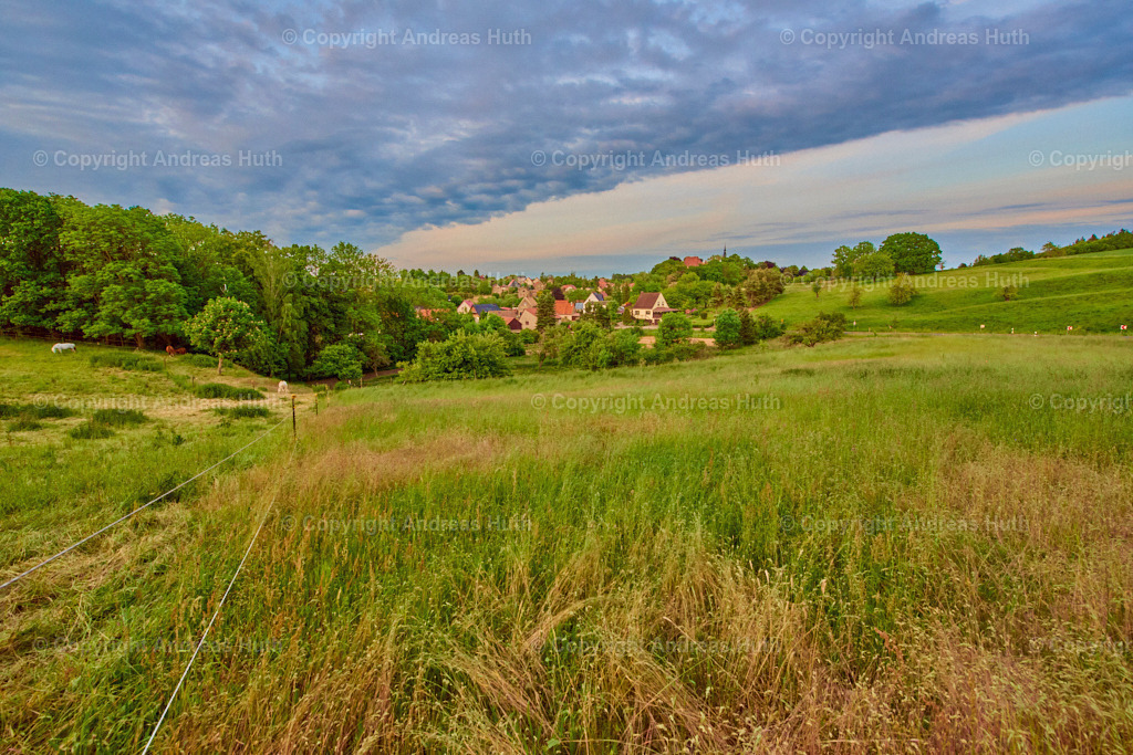 Blick auf Taubenheim incl. Schloss und Kirche  01 | Bedeutsame Landschaften Deutschlands - Realisiert mit Pictrs.com