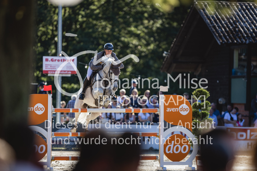 230826_Delbrueck_S1-Spr-932 | Deine schönsten Turniermomente als professionelle Fotos! Entdecke hochwertige Pferdesport-Fotografie im Online-Shop. Jetzt Fotos finden & bestellen!