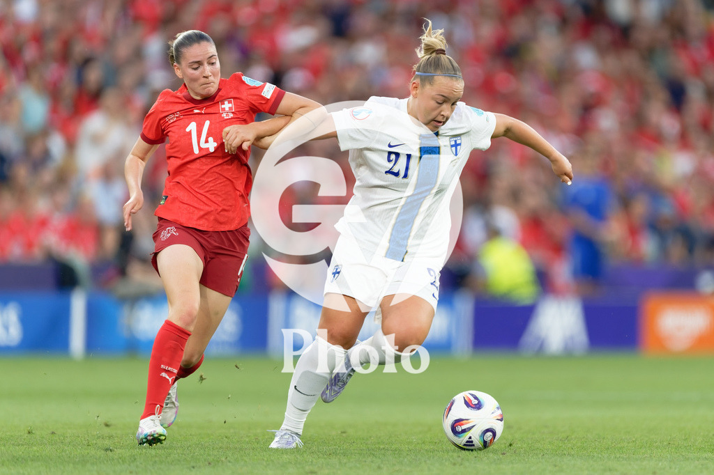 Finland v Switzerland: UEFA Women's EURO 2025 Group A | GENEVA, SWITZERLAND - JULY 10: Smilla Vallotto of Switzerland (L) and Oona Sevenius of Finland (R) fight for possession during the UEFA Women's EURO 2025 Group A match between Finland and Switzerland at Stade de Geneve on July 10, 2025 in Geneva, Switzerland. (Photo by Giuseppe Velletri/Sports Press Photo/Getty Images)