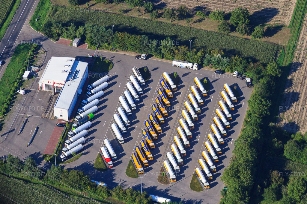 Luftbild: Essostraße, Robert Bayer GmbH im Ortsteil Knielingen in Karlsruhe im Bundesland Baden-Württemberg in Deutschland. Foto: IMG_32225.jpg vom 21.08.2010 durch Werner Riehm/FLY-FOTO.de