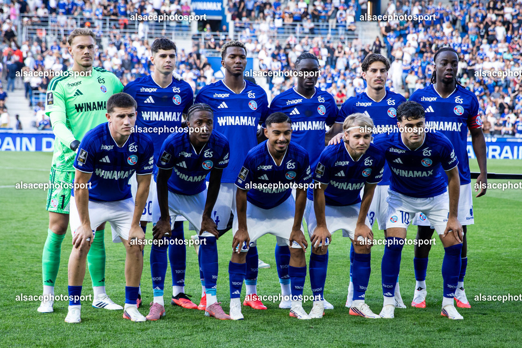 _MG_4370 | photo de l'équipe de Racing Strasbourg avant le coup d'envoi du match - Realisiert mit Pictrs.com