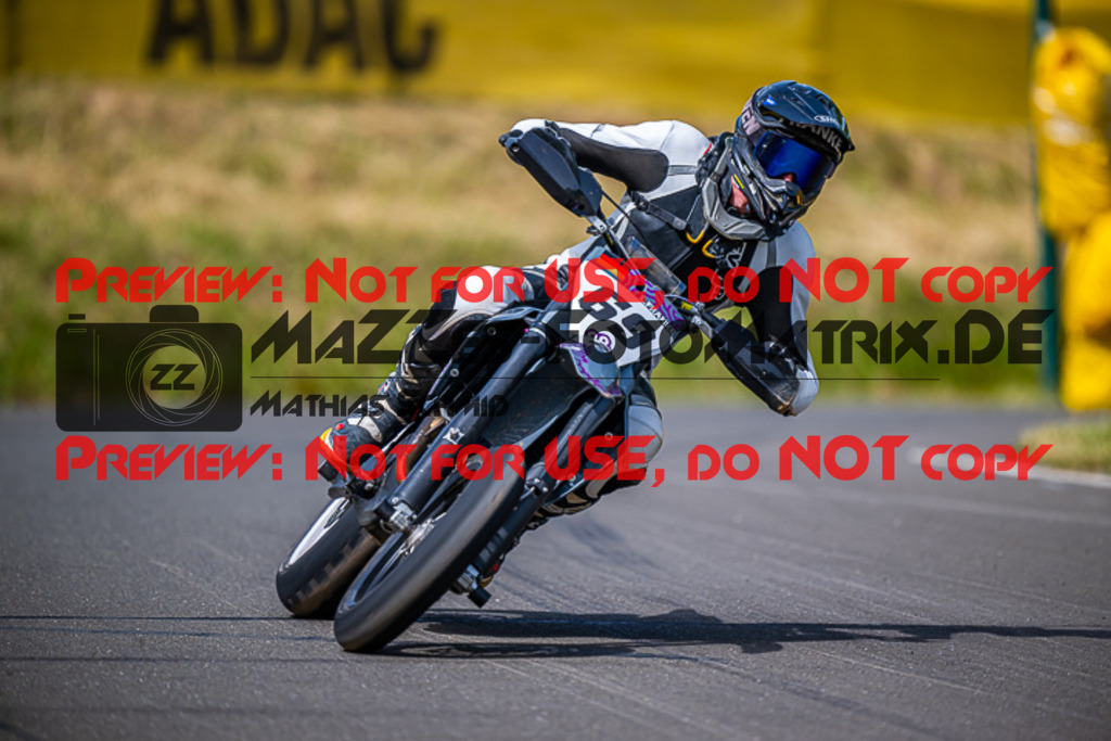 MaZZes_FotoMatrix_220618_6246 | S4