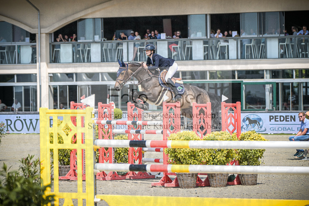 DOS_5744 | Entdecke hochwertige Reitturnierfotos von Foto Oger. Professionell, emotional und authentisch – jetzt Lieblingsmomente im Shop bestellen.Deutschlandweite Turnierfotografie. - Realisiert mit Pictrs.com