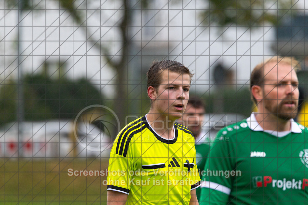 20261011_153428_0188_(c)_by_PhotoPeet | #,KSG Eislingen (grün) vs. 1.FC Donzdorf (rot), Fußball, Bezirksliga - Bezirk Neckar/Fils, 07. Spieltag, Saison 2026/2027, Rasensportplatz, Albstraße 69, 73054 Eislingen, 11.10.2026 - 15:00 Uhr,Foto: PhotoPeet / Sport- &amp; Eventfotografie / Peter Harich