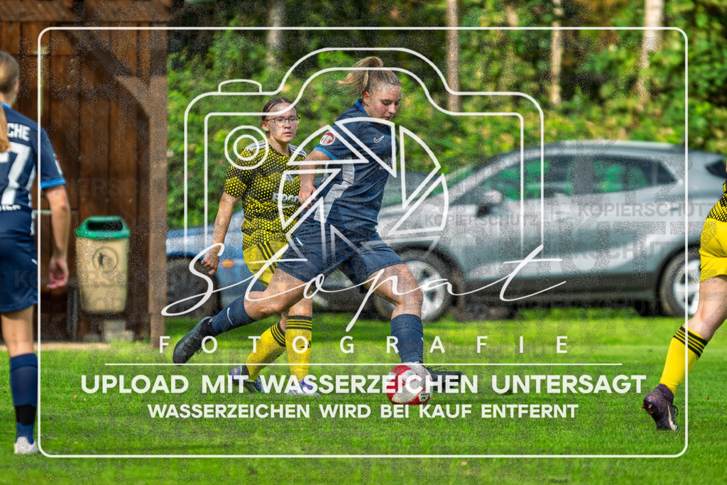 Kreisliga Frauen OHZ/VER - TSV St. Neu Jürgen vs. SG Fulde | Lea Thoden (TSV Neu St. Jürgen #24); Kreisliga Frauen OHZ/VER - TSV St. Neu Jürgen vs. SG Fulde am 12.09.26 in Sportplatz Eiche, Worpswede - Realisiert mit Pictrs.com