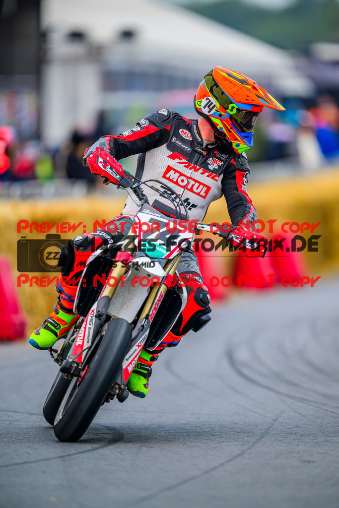 MaZZes_Fotomatrix_20251012_6007705_7664 | SENIOR