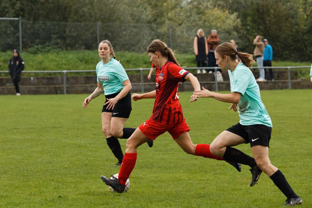 SVWFCH_250927_7557 | Fotopresso – Sportfotografie in Heidenheim & Umgebung. Professionelle Sportfotografie für unvergessliche Momente. Dynamische Action-Shots, emotionale Szenen & hochwertige Bilder. - Realisiert mit Pictrs.com