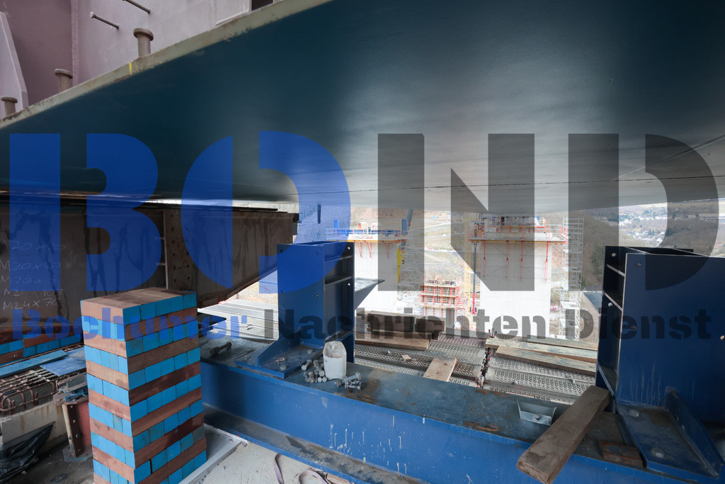 SES_LUDRAH20250225-13 | bond - Realisiert mit Pictrs.com