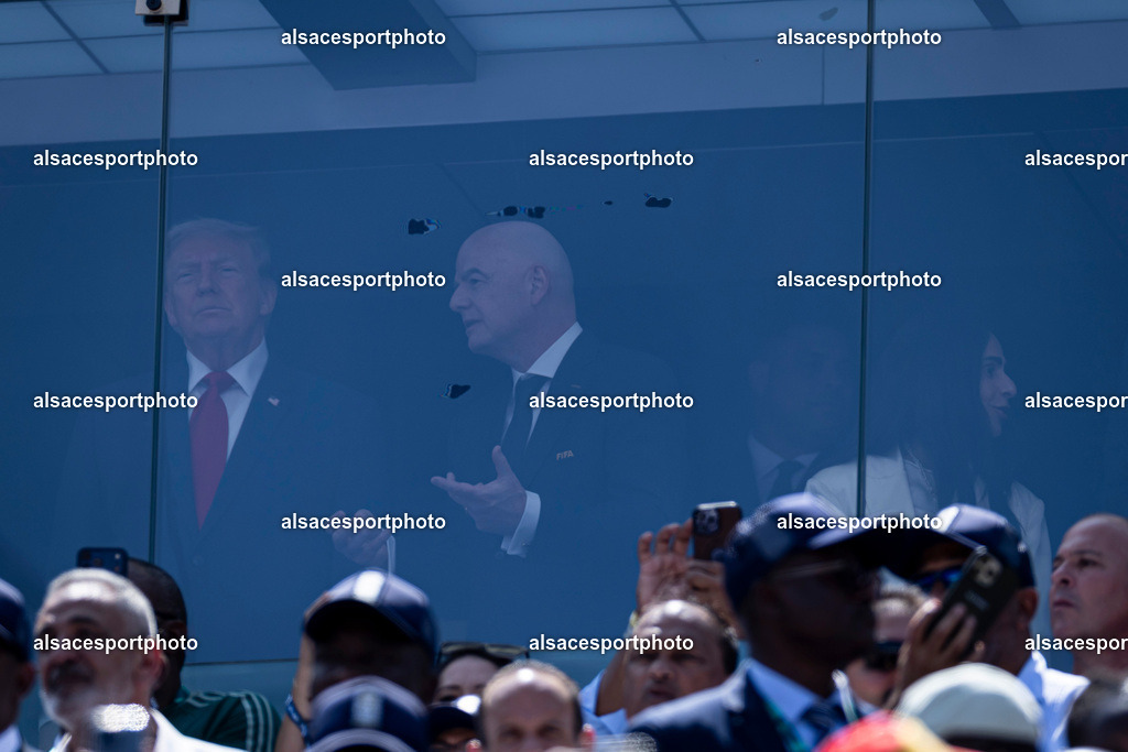 FOOTBALL : Argentine vs Espagne – Finale de la Coupe du Monde FIFA 2026. New York New Jersey Stadium, East Rutherford, New Jersey, États-Unis. 19/07/2026. | Le président des États-Unis Donald Trump et le président de la FIFA Gianni Infantino assistent à la finale de la Coupe du Monde de la FIFA 2026 entre l'Argentine et l'Espagne depuis la tribune officielle du New York New Jersey Stadium d'East Rutherford, New Jersey, États-Unis, le 19 juillet 2026.