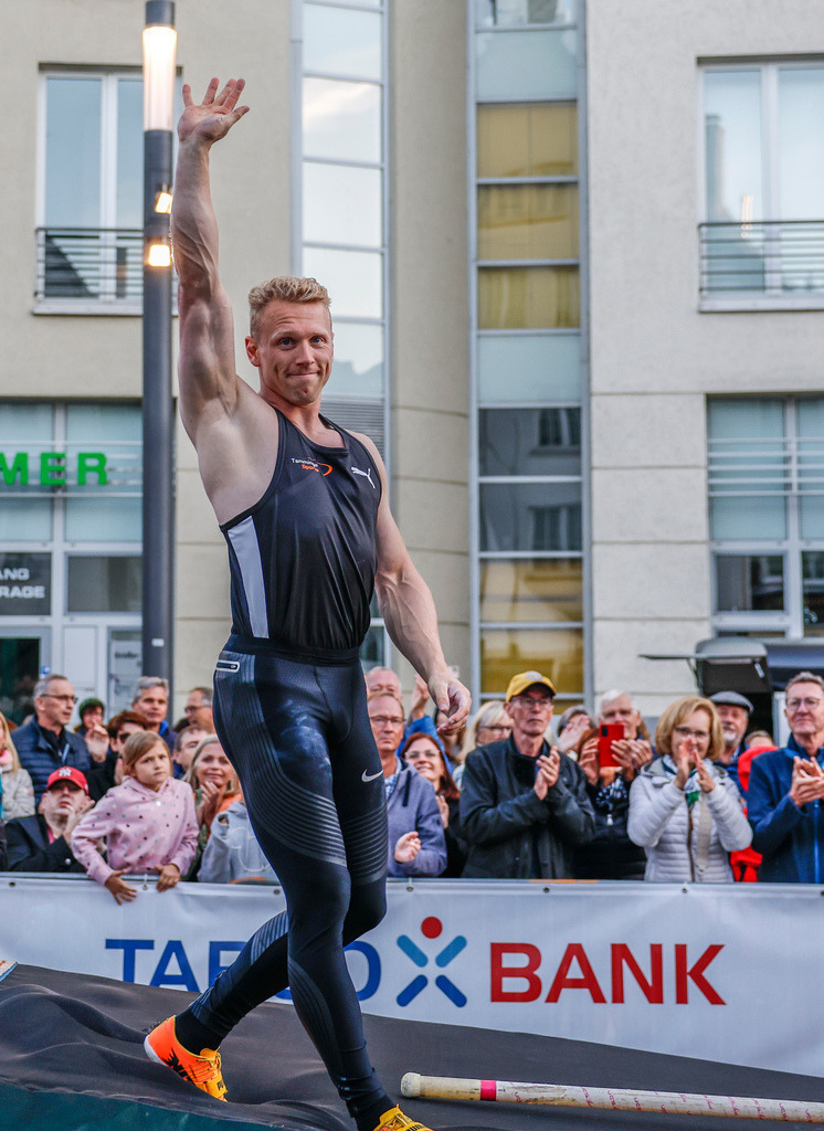 top-top.de 240913-210 | Foto, Video, Fotografie, Videografie, Fotobox, DJ, Discjockey, Musik, Musikbox, Veranstaltung, Photobooth, Amazon, Ebay, Buchtipp, Bestseller, Autor, Verlag, Buch, Wesel, Hamminkeln, NRW, Dinslaken, Rees, Drohne, Hochzeit, Party, Fotobox, Wesel, Fotograf