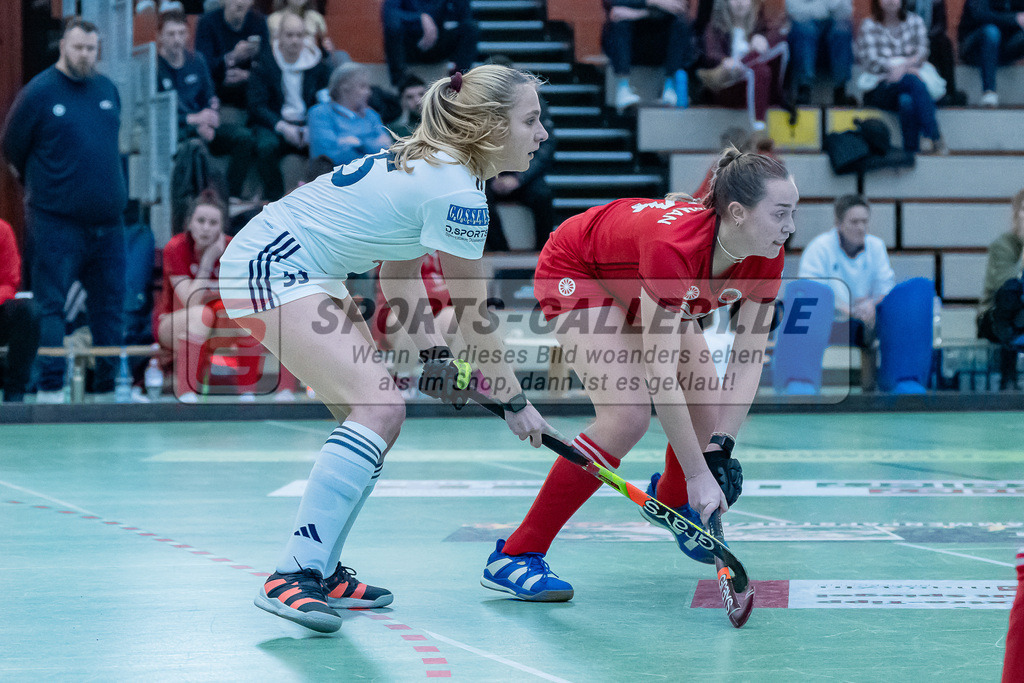 HK_20231217_107709 | 1. Bundesliga Damen Crefelder HC - Düsseldorfer HC  am 17.12.2023 Sporthalle Glockenspitz, Krefeld , Laetitia Graf ( Düsseldorfer HC #55 )