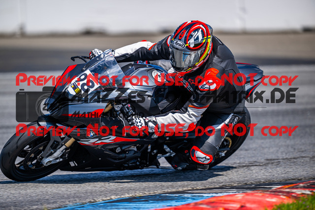 MaZZes_FotoMatrix_240520_6021986_9622 | GELB