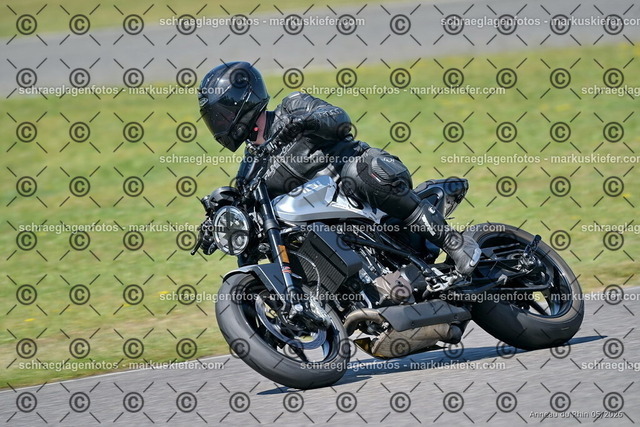 26BT01-1789 | 701 - Realisiert mit Pictrs.com