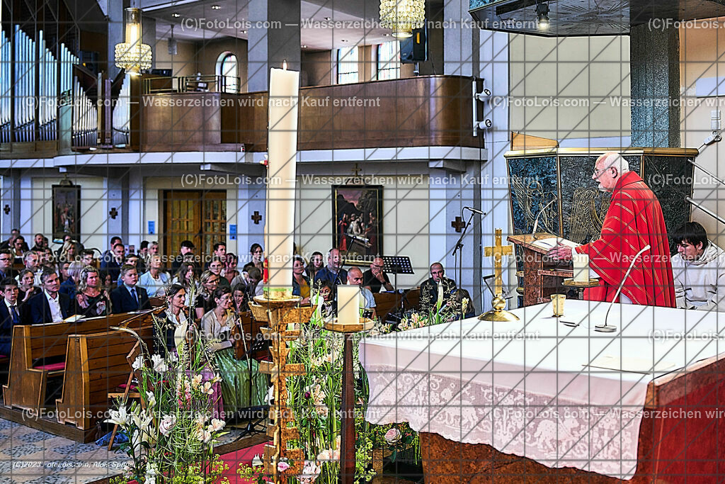 ALP2317_Pfarrfirmung Wieselburg_Firmspender_Gruber Eduard | (C)FotoLois.com, Alois Spandl, Pfarrfirmung in Wieselburg mit Firmspender Eduard Gruber (ehemaliger Generalvikar der Diözese St. Pölten), Sa 3. Juni 2023.