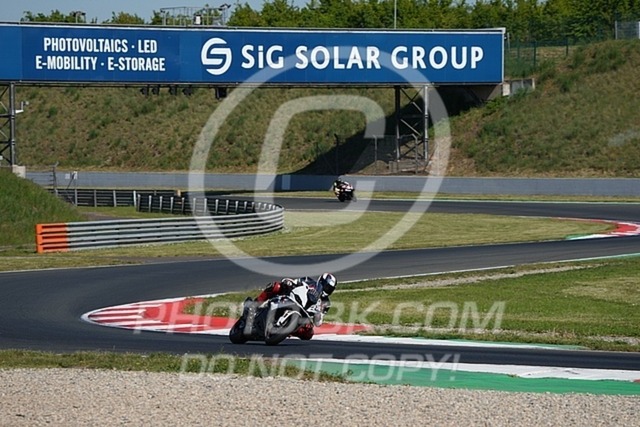 2025_05_12_PBK_18880 | Sportfotografie; SlowMotion; Video; Rennstrecke; Hafeneger; Speer; Racing; RSE; BMW; CBO; Trackday; Motorsportarena; Hockenheimring; Brno; Most; Barcelona; Valencia