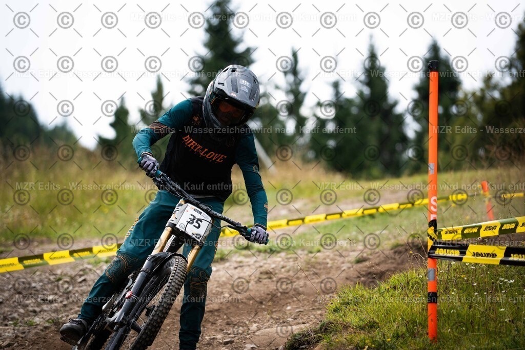 x-273 | mzredits - Realisiert mit Pictrs.com