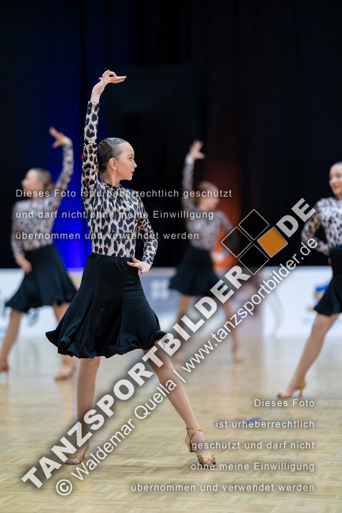 20230513-10389 | Hier finden Sie Tanz Bilder vom Latein und Standard Formationen tanzen. Sportbilder vom Tanzsport. Schöne Fotos und von Weltmeisterschaft, Europameisterschaft, Bundesliga, Regionalliga, Oberliga und Landesliga sowie von GOC Stuttgart, DanceComp, WM Bremen