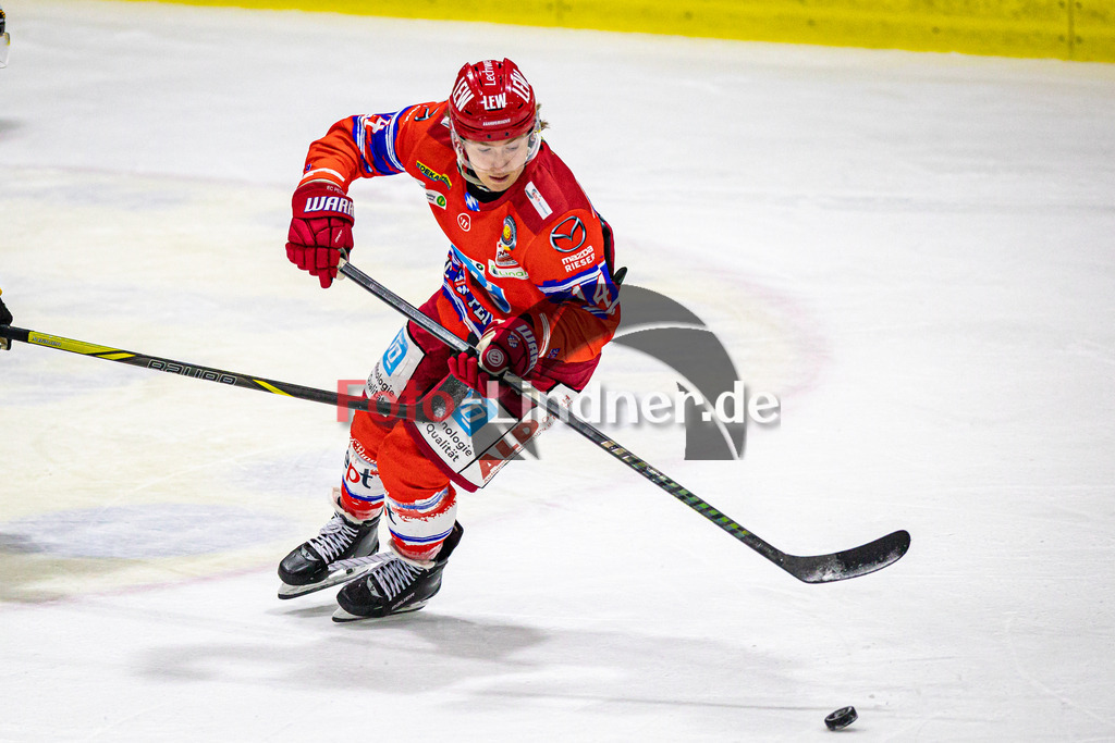 EC Peiting vs EV Füssen | Eishockey Oberliga Süd Vorrunde 2024/2025, EC Peiting vs EV Füssen, 20241002,Leon DALLDUCH (ECP 14) in Aktion, Freisteller,2024-10-02 in Peiting (Eisstadion)Leon DALLDUCH (ECP 14)Copyright: WolfgangxLindner foto-lindner.de