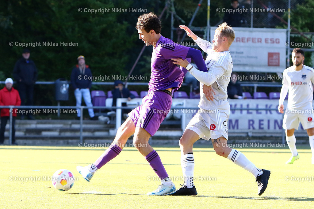NH_HEBC_TuSDassendorf_OberligaHamburg_03112024 | #6 Julius Emil Stegemann (HEBC), #7 Sven Möller (TuS Dassendorf)Fußball I Herren I Gamesright Oberliga Hamburg I Saison 2024-2025 I 15. Spieltag I HEBC - TuS Dassendorf I 03.11.2024 I Reinmüllerplatz