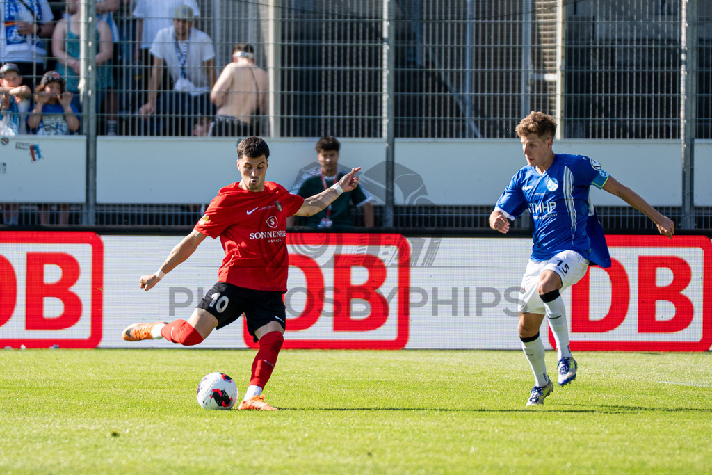 Stuttgarter Kickers vs. SG Sonnenhof Großaspach, Fussball, WFV-Pokal, Finale, 23.05.2026 | Mert Tasdelen (SG Sonnenhof Großaspach, #10) trifft zum 1:4 Endstand,Stuttgarter Kickers vs. SG Sonnenhof Großaspach, Fussball, WFV-Pokal, Finale, 23.05.2026