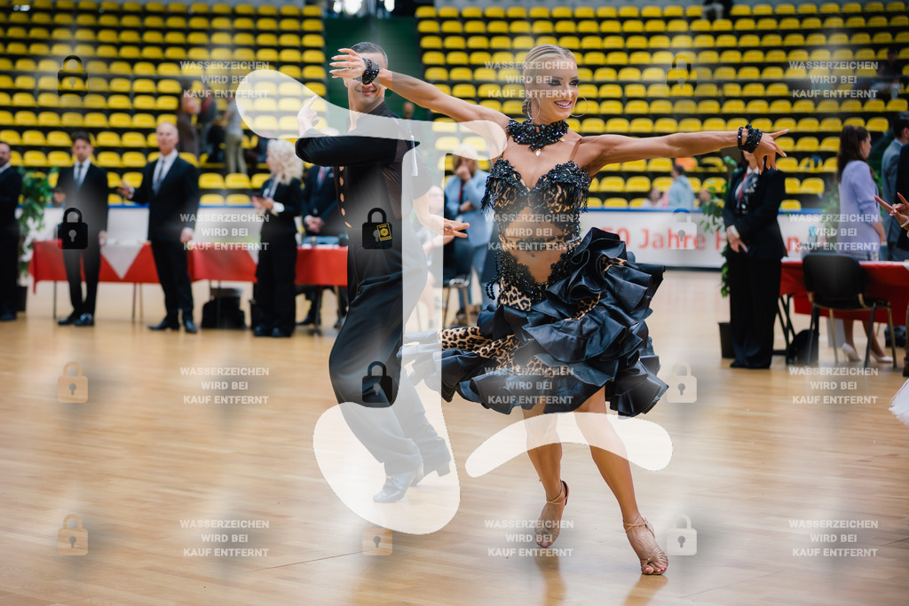 Hessen Tanzt WDSF International Open Latin 1st (17) Artur Balandin _ Anna Salita (T.T.C. Rot-Weiß-Silber Bochum)-2025-05-18-4120 | Webshop for digital downloads and prints of dance sport, event & show photographer Julian Link - Realisiert mit Pictrs.com