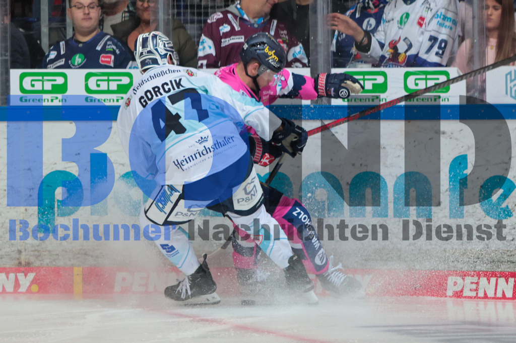 SES_ISEDRE20251010-34 | bond - Realisiert mit Pictrs.com