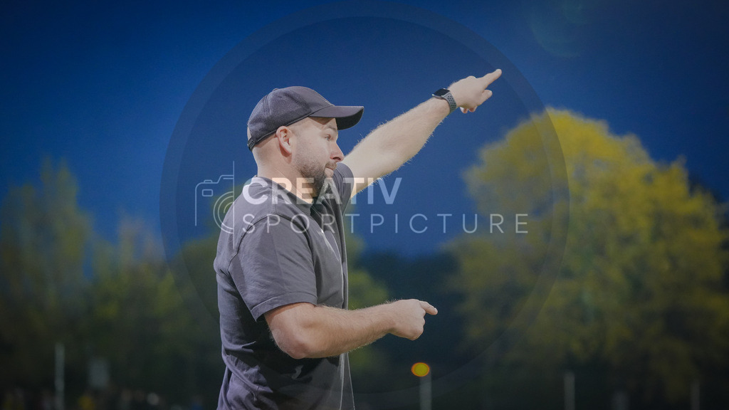 Fußball, Herren, Saison 2025/2026, Regionalliga Nordost, 30. Spieltag, FSV 63 Luckenwalde vs. SV Babelsberg 03, Freitag 17.04.2026, Karl-Liebknecht-Stadion Potsdam | Fußball, Herren, Saison 2025/2026, Regionalliga Nordost, 30. Spieltag, FSV 63 Luckenwalde vs. SV Babelsberg 03, Freitag 17.04.2026, Karl-Liebknecht-Stadion Potsdam, Im Bild: Michael Braune (Trainer Luckenwalde) - Realisiert mit Pictrs.com