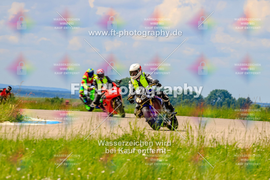 MotoTeam-0801 | Hier findet Ihr Bilder von Touristenfahrten auf der Nürburgring Nordschleife oder von anderen Veranstaltungen die ich besucht habe. Viel Spass beim Durch Schauen 