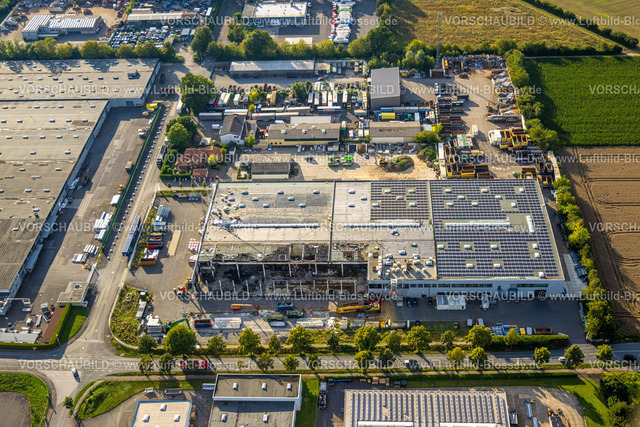 Werl230806610 | Luftbild, Gewerbegebiet Hammer Straße, Am Maifeld, Brandschaden Gebhardt-Stahl GmbH Werk 3 Metallverarbeitung, Budberg, Werl, Werl-Unnaer Börde, Nordrhein-Westfalen, Deutschland