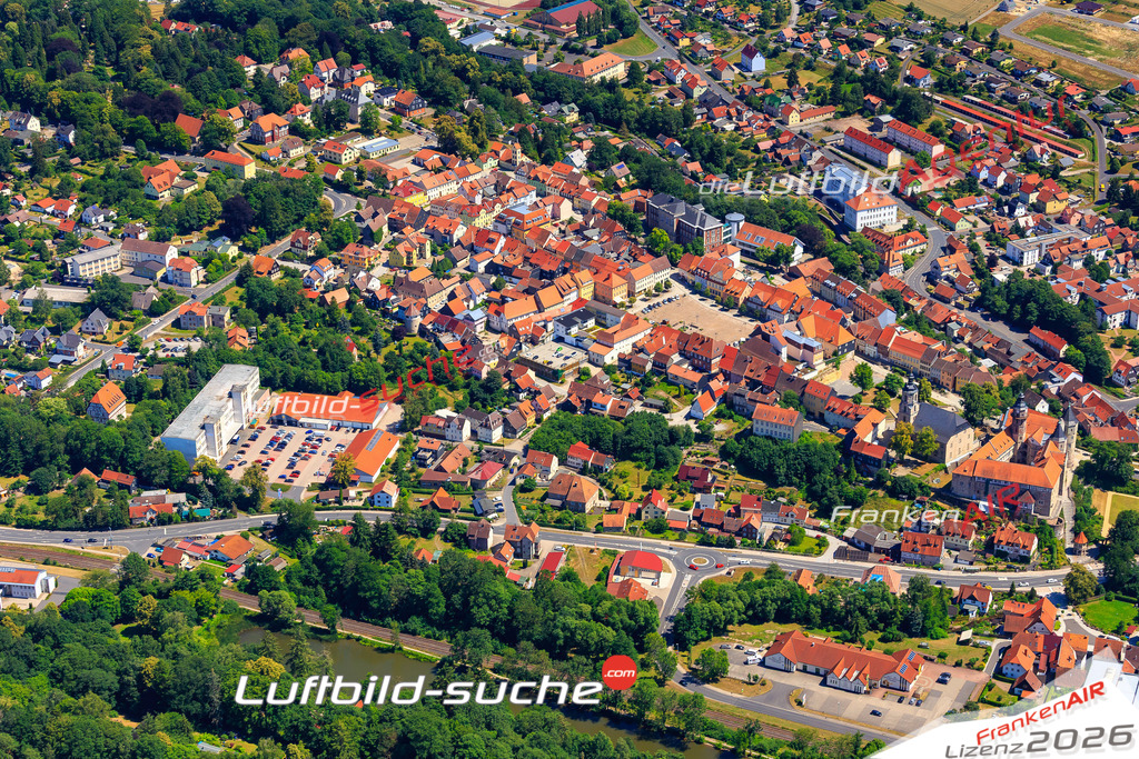 Das Luftbild der Stadt Schleusingen wurde 2018 vom Flugzeug heraus erstellt (keine Drohne) Aufnahmehöhe ca.400 Meter- hohe Auflösung für beste Druck-Qualität