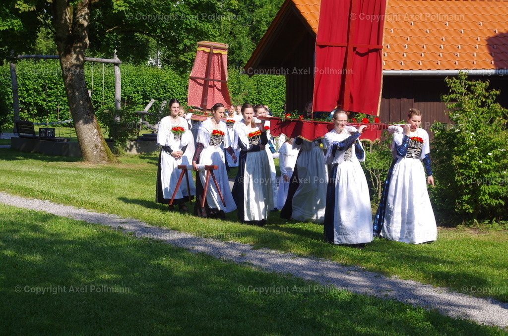 IMGP2784 | fotografiert von Axel PollmannLeonhardi Wallfahrt Benediktbeuern und Murnau, Fronleichnam, Fasching, Landschaft im Loisachtal und Benediktbeuern  - Realisiert mit Pictrs.com