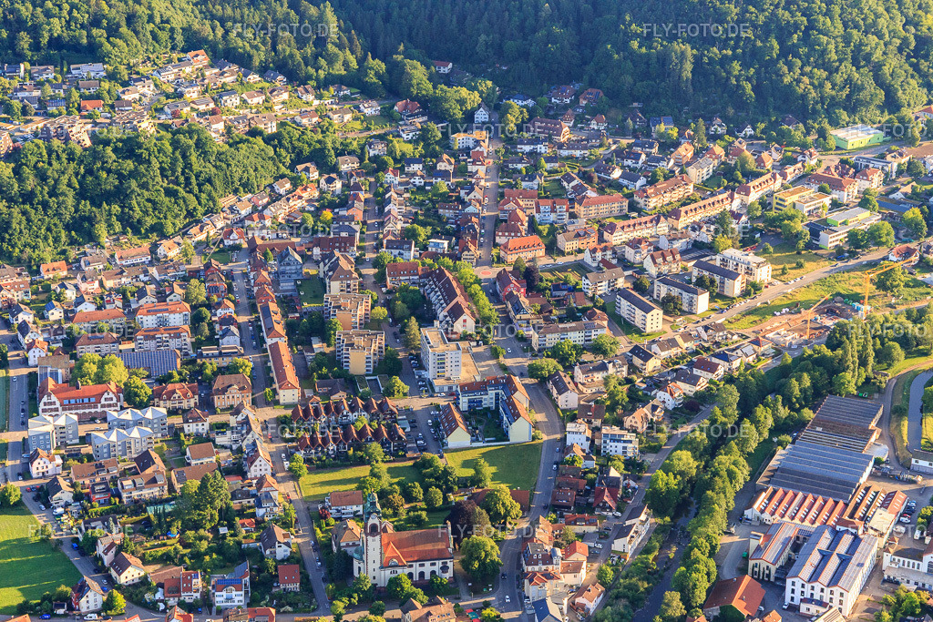 Ortsansicht aus Süden | Luftbild: Ortsansicht aus Süden im Ortsteil Kollnau in Waldkirch im Bundesland Baden-Württemberg in Deutschland. Foto: IMG_147603.jpg vom 30.05.2025 durch Werner Riehm/FLY-FOTO.de - Realisiert mit Pictrs.com
