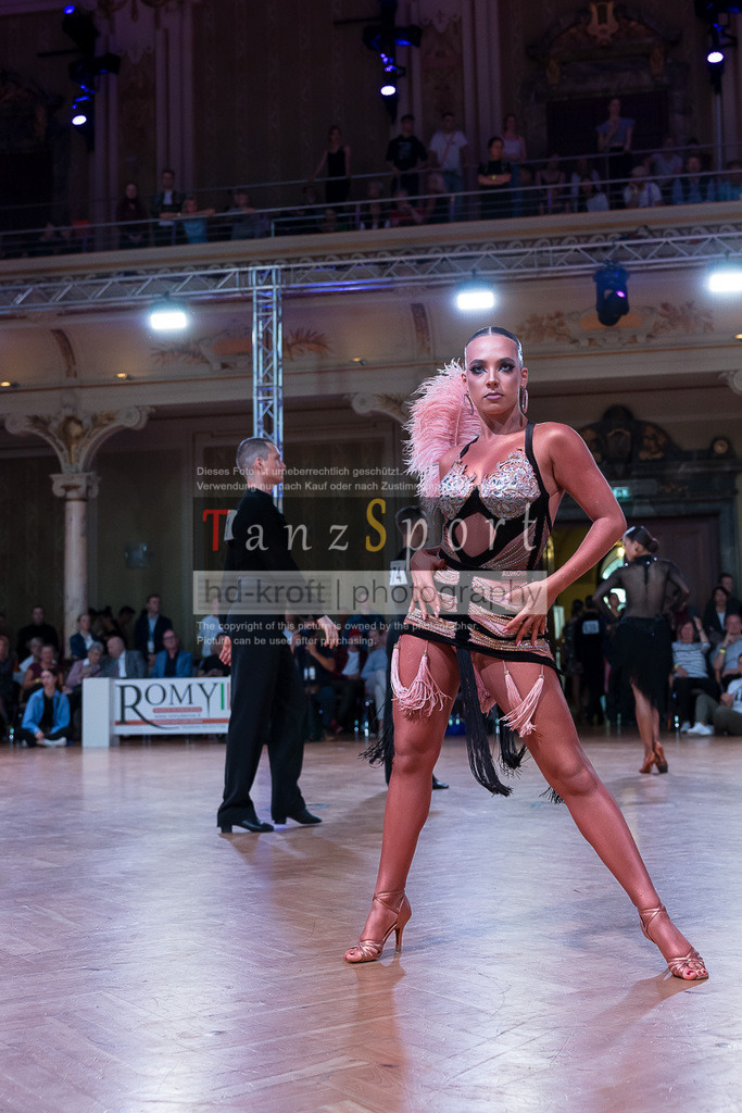 20240706_WDSF_WO_Latin_8688 | Tanzsportbilder, Standardtanz, Lateintanz, WDSF, DTV, LTVB, dancecomp, goc, hessen tanzt, blaues band der spree, walzer, tango, wiener walzer, slowfox, quickstepp, samba, rumba, cha-cha-cha, paso doble. jive, hd-kroft photography, turniertanzsport