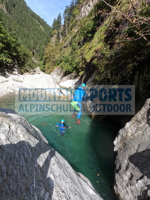 GOPR6611 | Bestelle die Bilder deines Berg- oder Wasser-Abenteuers mit Mountain Sports bequem von zu Hause aus direkt über unseren Online Fotoshop von pictrs.com. - Realisiert mit Pictrs.com