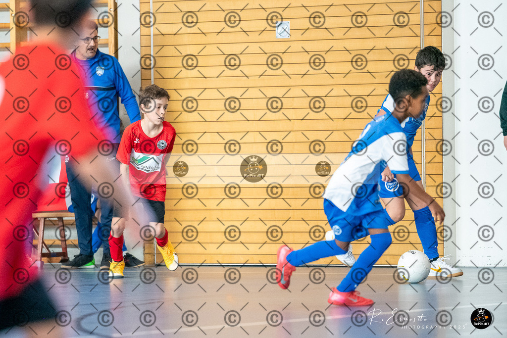 20251129_FCR-Hallenturnier-E_RAW-1_021-41 | Sport und Naturfotografie von Roberto Esposito zeigt echte Momente Bewegung und die Schönheit der Natur. Ausdrucksstarke Bilder schaffen Emotionen.