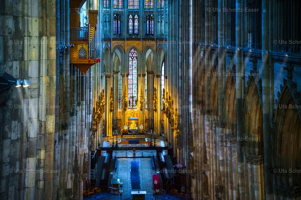 Koeln-Dom-innen_03 | CEUS Design - Realisiert mit Pictrs.com