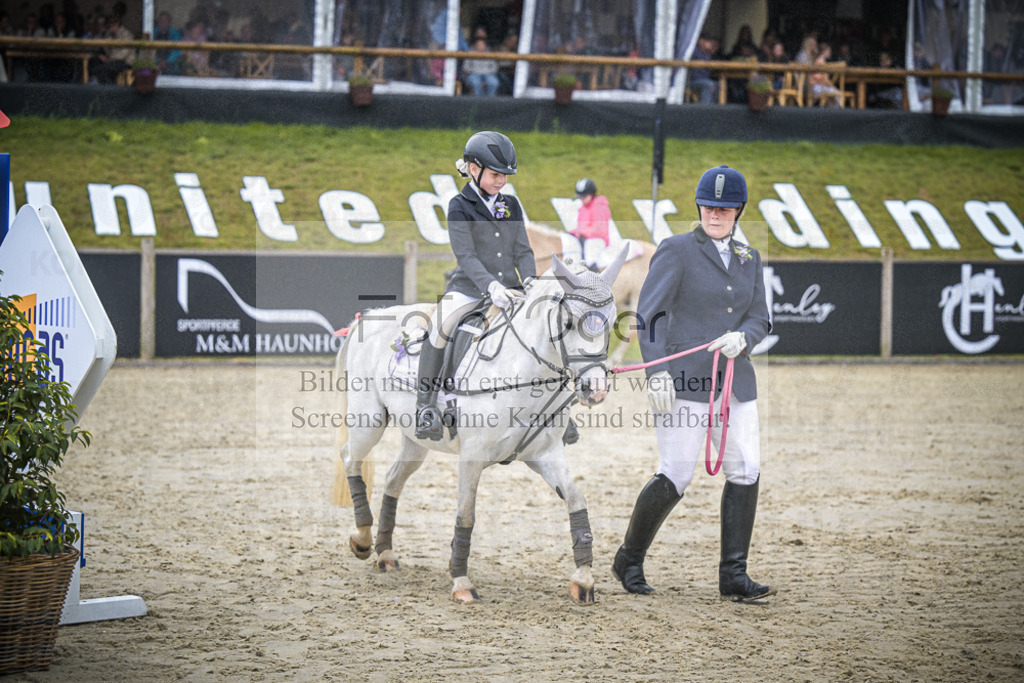 DOS_0144 | Entdecke hochwertige Reitturnierfotos von Foto Oger. Professionell, emotional und authentisch – jetzt Lieblingsmomente im Shop bestellen.Deutschlandweite Turnierfotografie. - Realisiert mit Pictrs.com