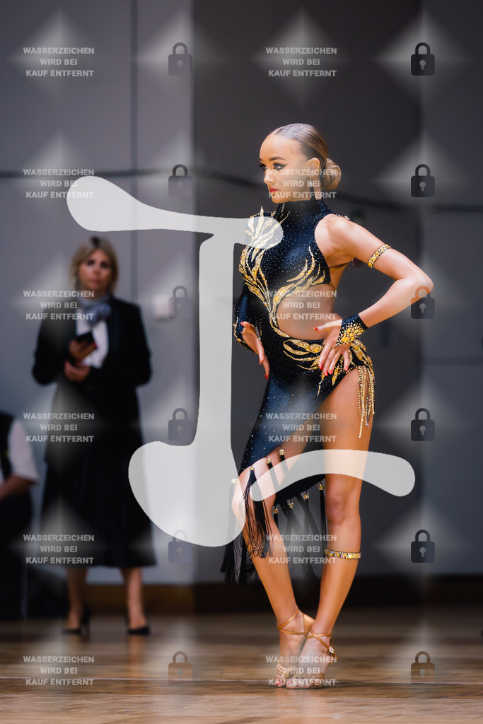 GOC 2025 - WDSF Solo Junior II Latin Female - 2025-08-21-7964 | Webshop for digital downloads and prints of dance sport, event & show photographer Julian Link - Realisiert mit Pictrs.com