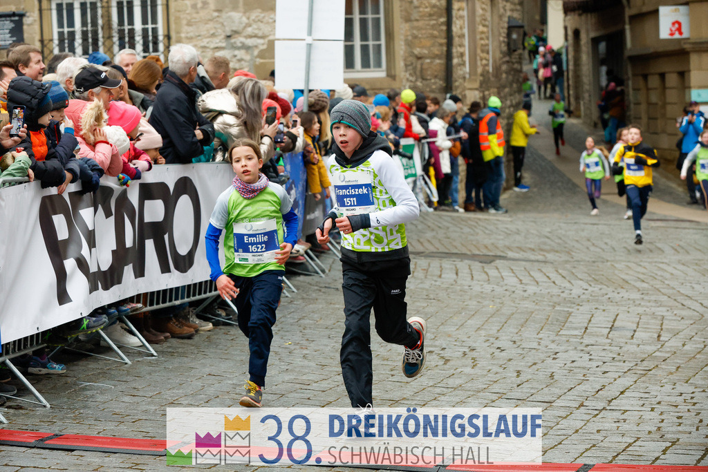 1700m Stadtwerke Jugendlauf | 3 Koenigslauf 2024 1700m Stadtwerke Jugendlauf - Realisiert mit Pictrs.com