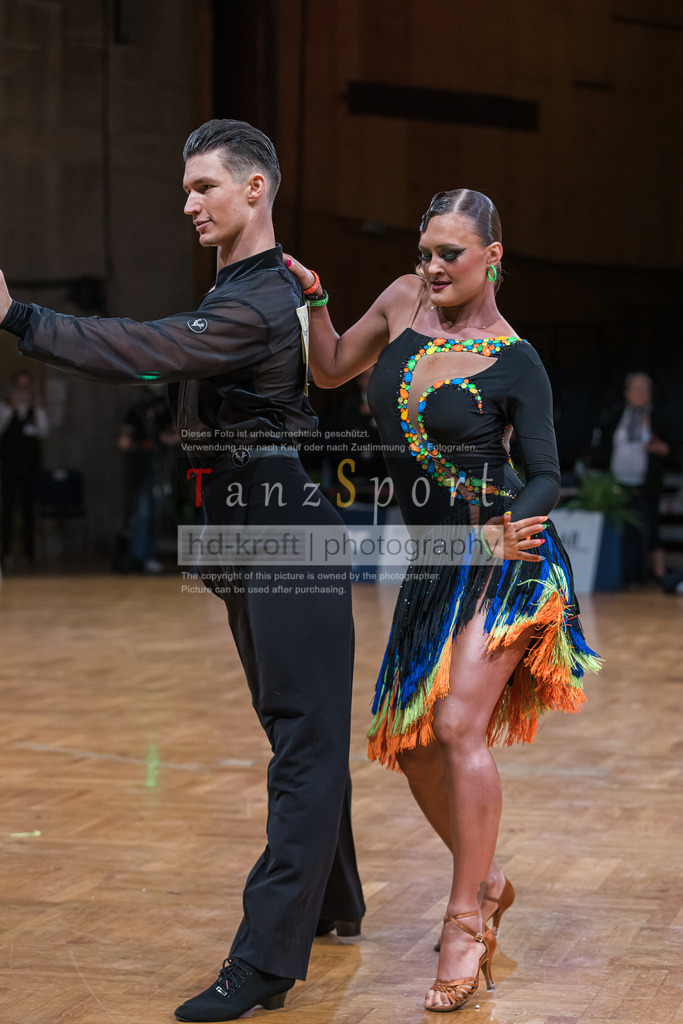 20250820_WDSF-Open-Latin-Rising Stars_2298 | Tanzsportbilder, Standardtanz, Lateintanz, WDSF, DTV, LTVB, dancecomp, goc, hessen tanzt, blaues band der spree, walzer, tango, wiener walzer, slowfox, quickstepp, samba, rumba, cha-cha-cha, paso doble. jive, hd-kroft photography, turniertanzsport